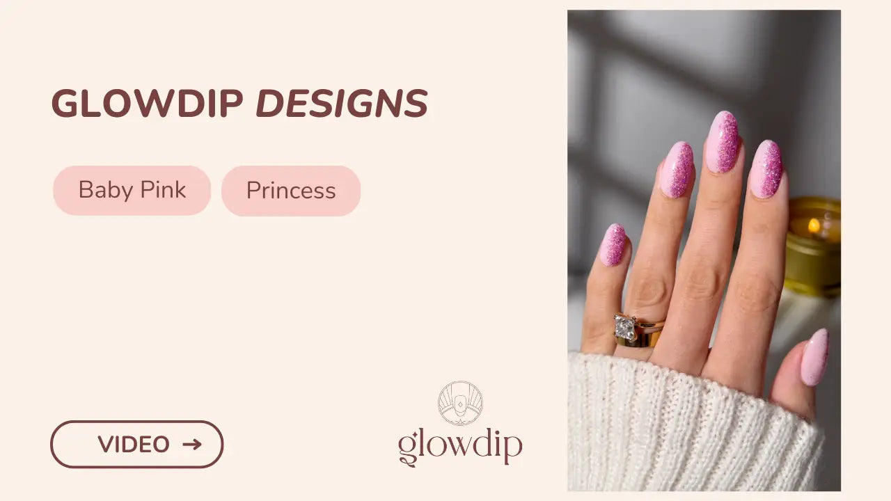Baby roze glitterende nagels met prinsessendesign glanzende afwerking en subtiele shimmer in dubbele look