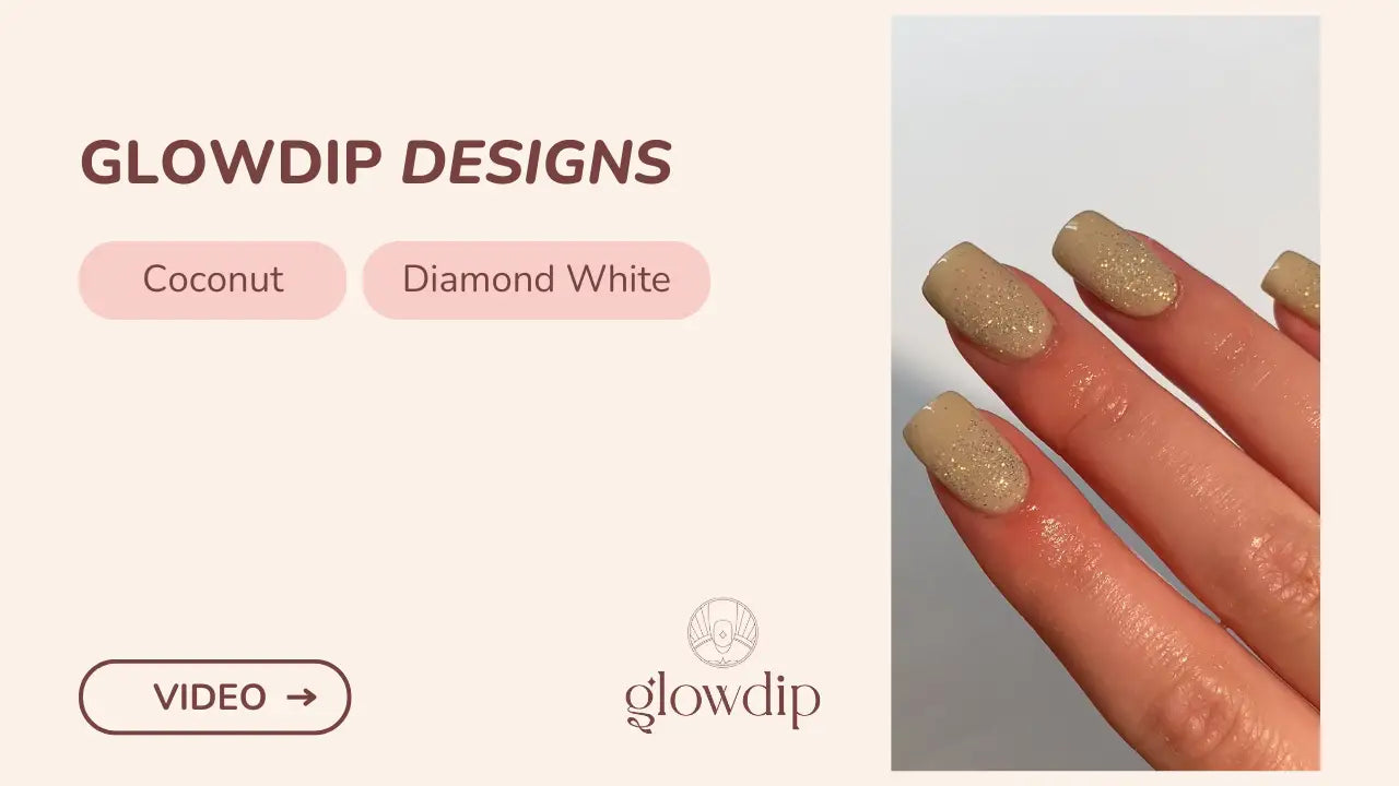Nailpolish van glowdip designs in coconut en diamond white glitter voor een stralende manicure