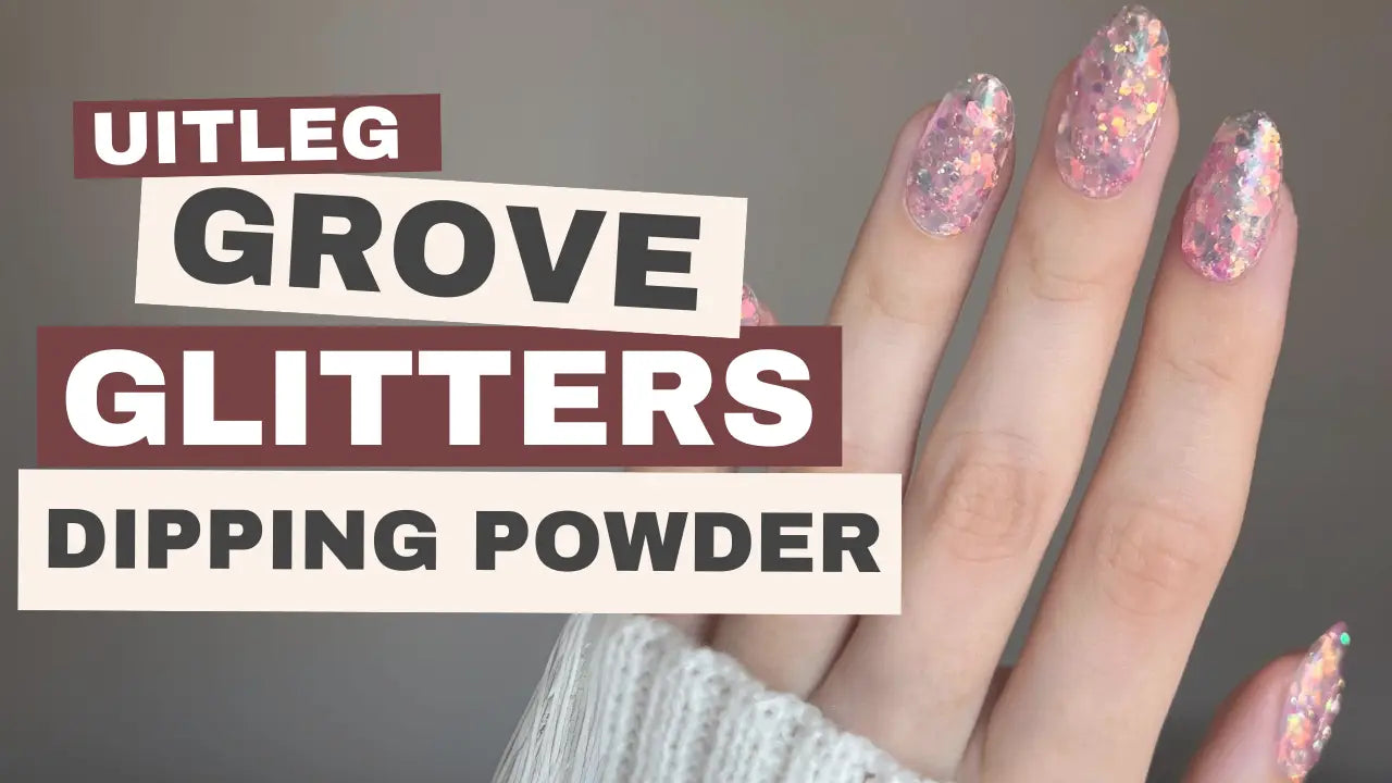 Roze en iriserende glitter dipping powder op nagels voor het aanbrengen van grove glitters stap voor stap