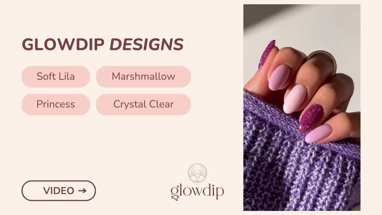 Een hand met lange amandelvormige nagels met een zachte lila naar glitterig magenta kleurverloop polish