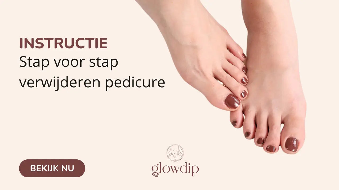 Bruine gepolijste teennagels met glanzende finish in artikel over verwijderen dipping powder pedicure