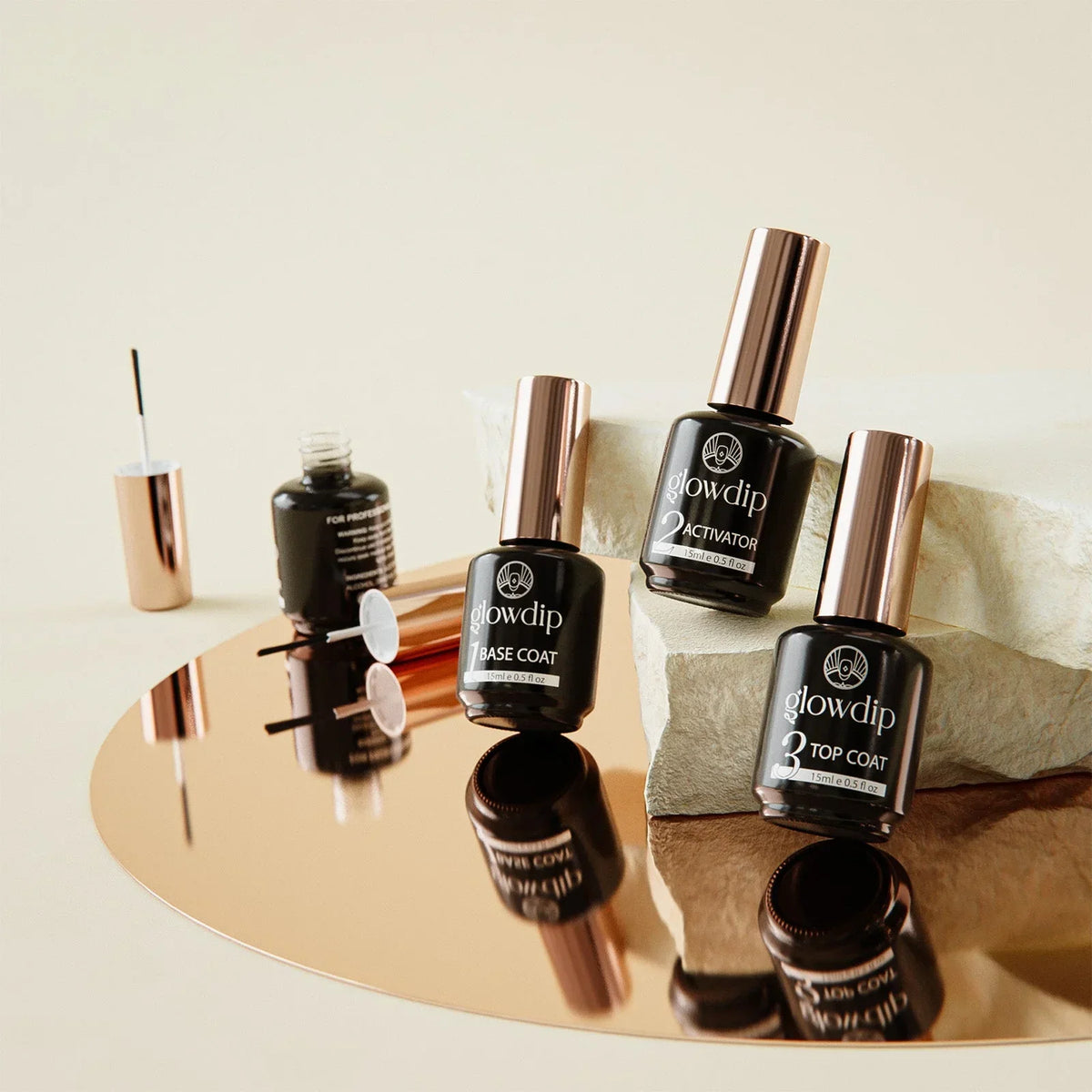 Wat doet de activator bij dipping powder?