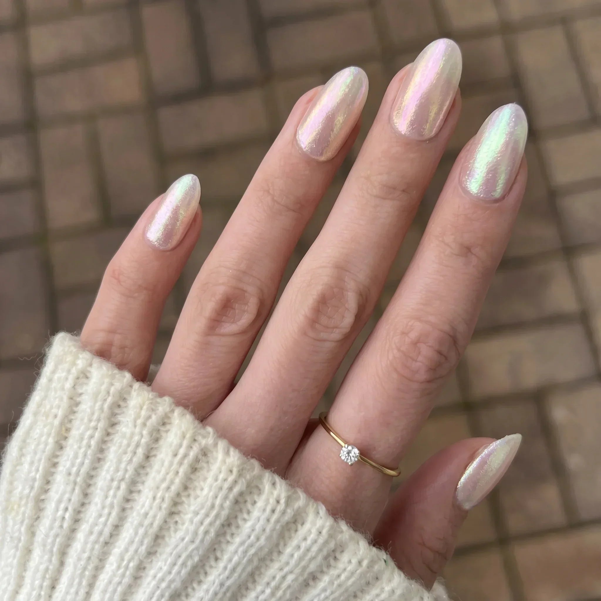 Welke kleur nagellak past bij een rode jurk?